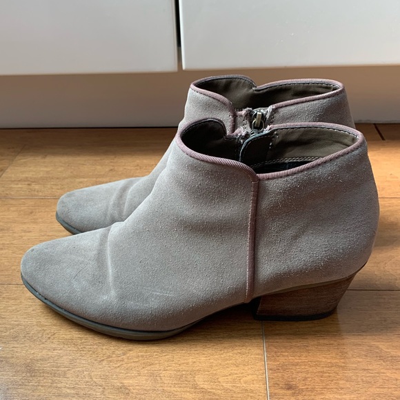 ☔️ Blondo | Villa WATERPROOF gray suede booties. - Picture 1 of 7